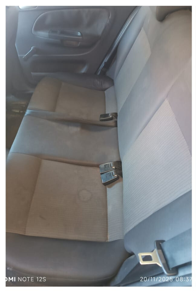 Bancos antes da limpeza