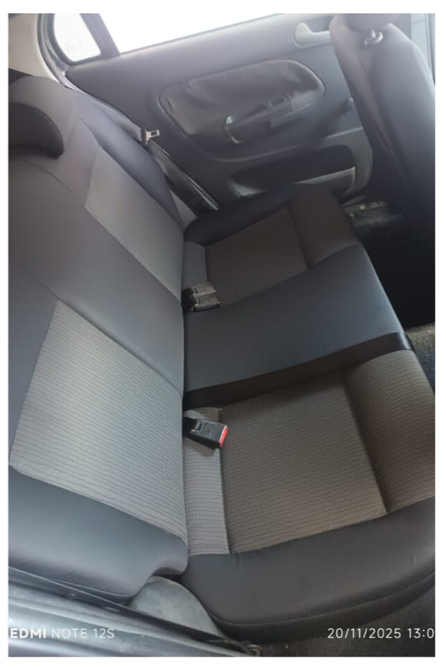 Bancos depois da limpeza